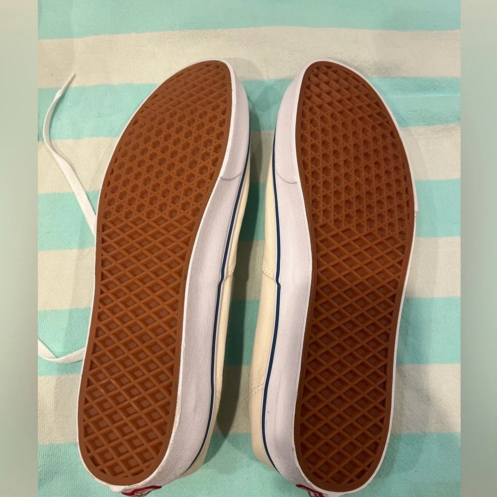 Vans - Picture 3 of 3